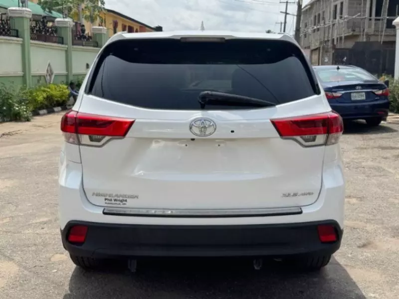 Toyota Highlander   - 2018