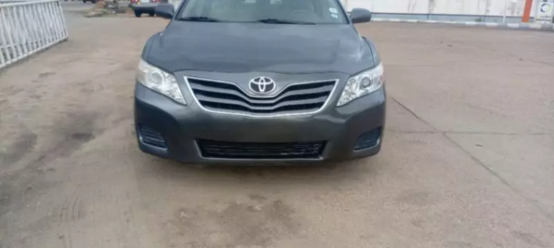 Toyota Camry   - 2010