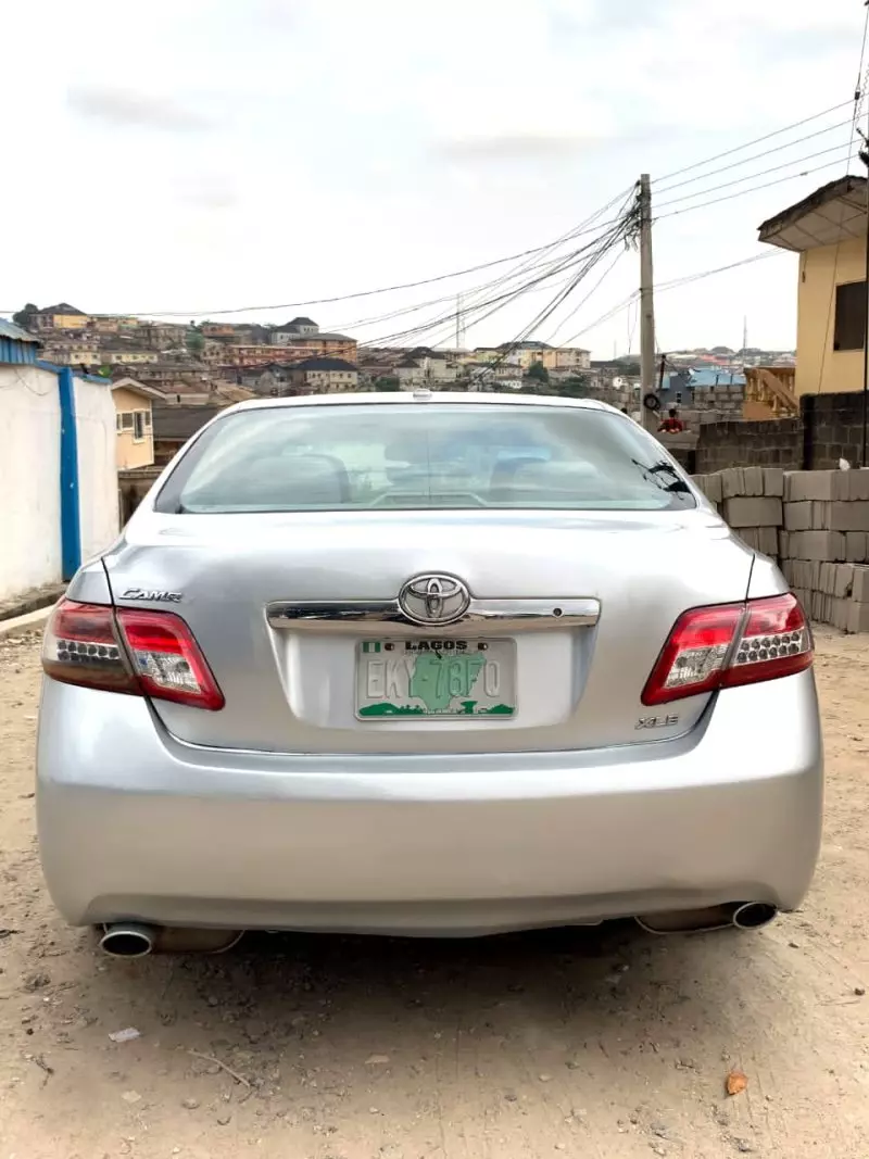 Toyota Camry   - 2010