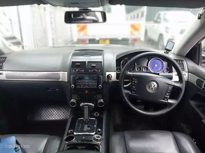 Volkswagen Touareg   - 2009