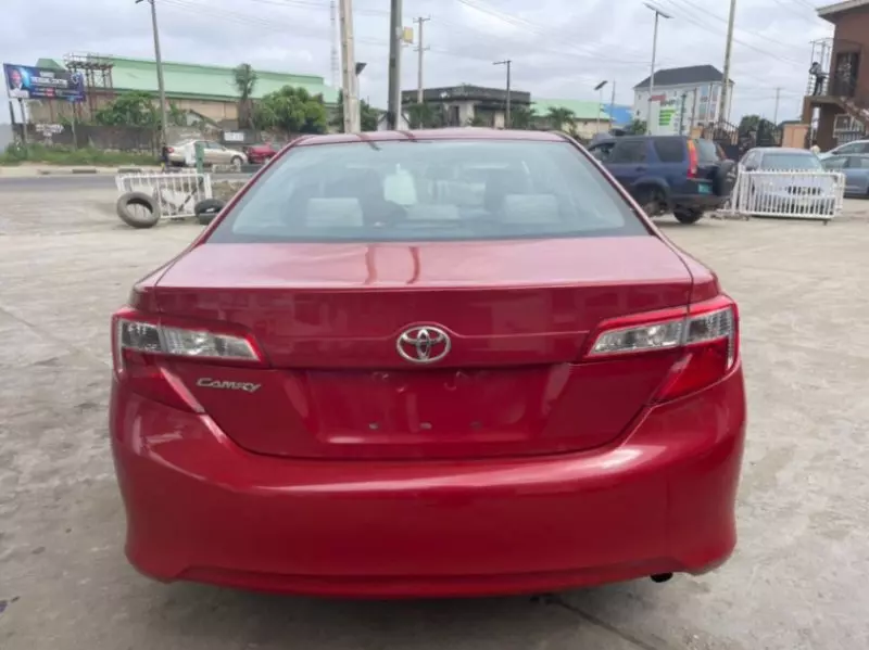 Toyota Camry   - 2013