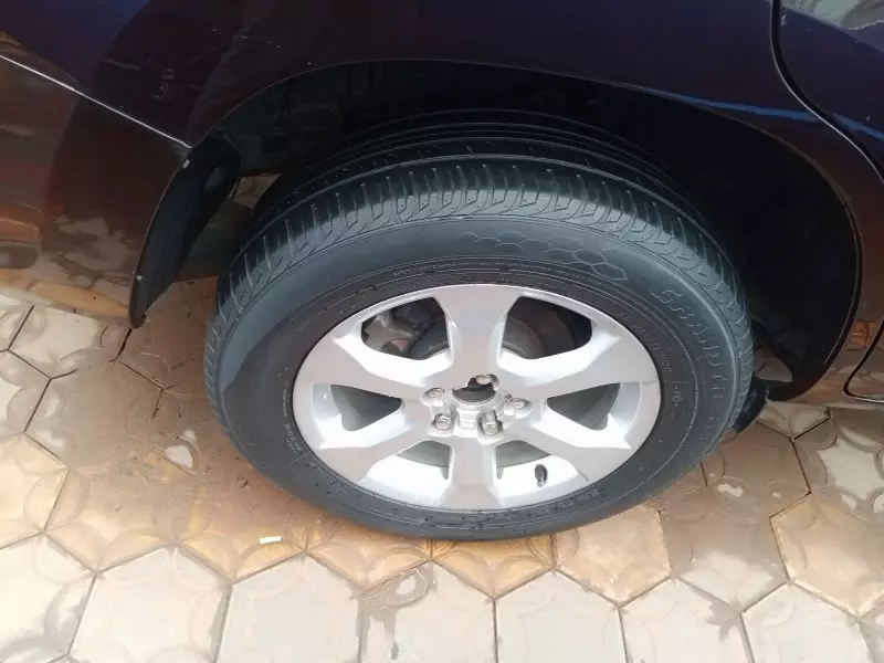 Toyota Vanguard    - 2012