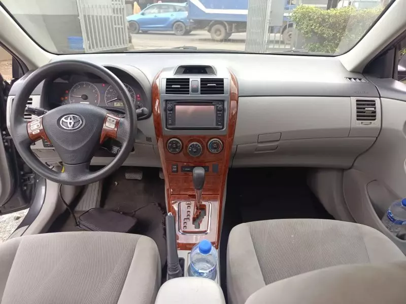 Toyota Corolla   - 2012