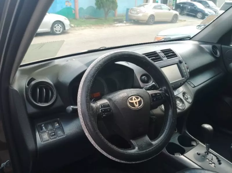 Toyota RAV 4   - 2012