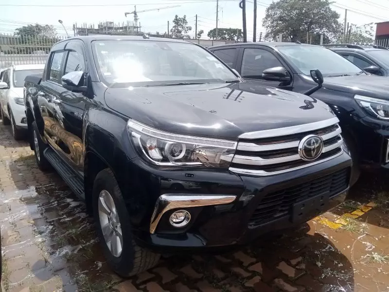 Toyota Hilux   - 2017