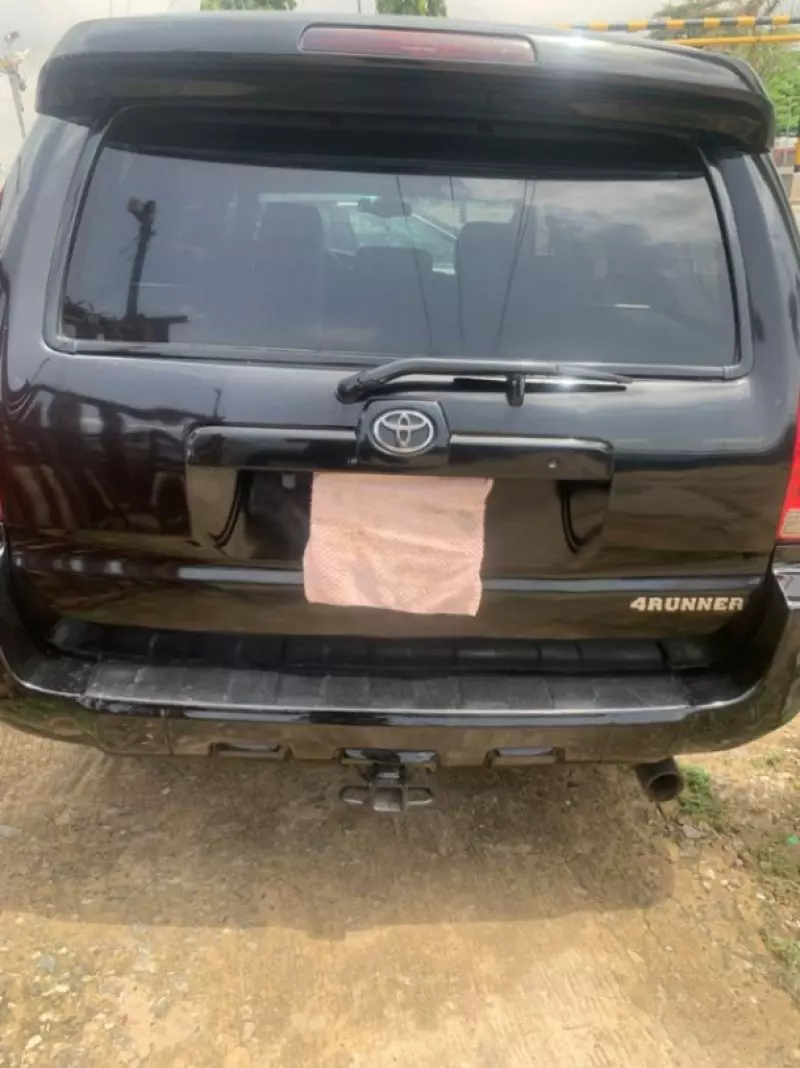 Toyota 4-Runner   - 2006