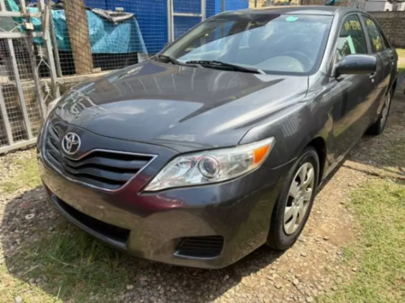 Toyota Camry   - 2011