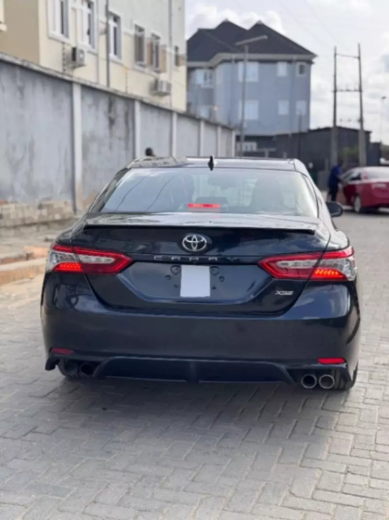Toyota Camry   - 2018