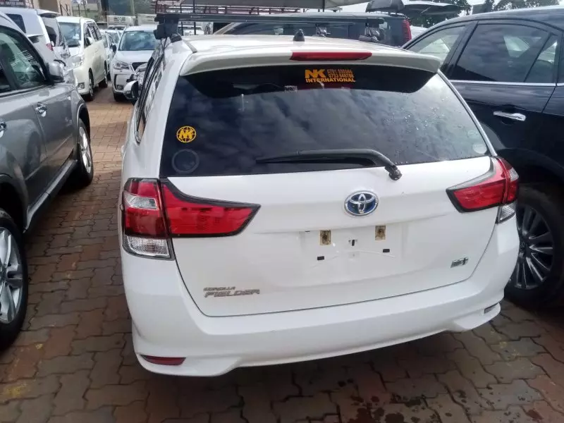 Toyota Fielder hybrid    - 2015