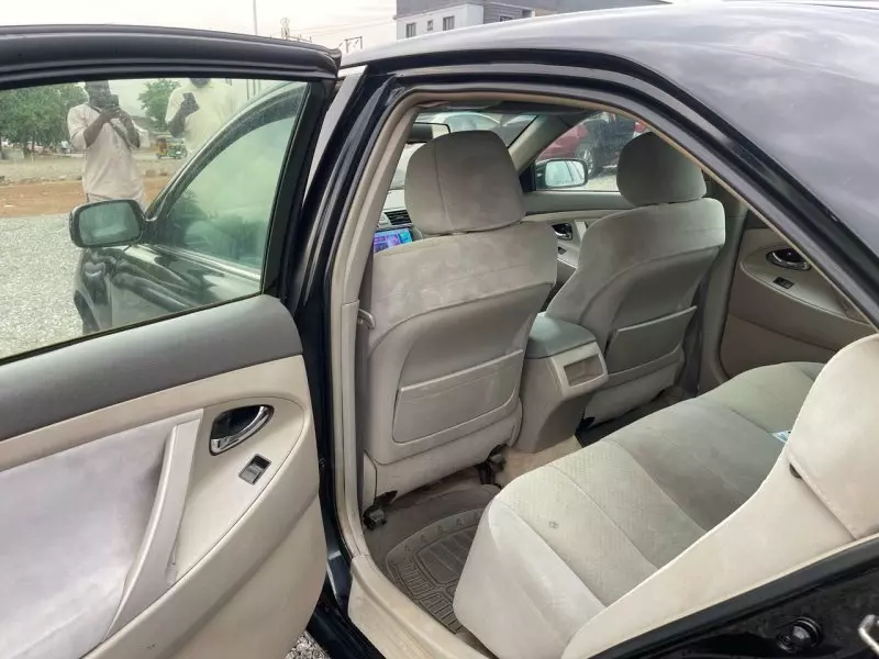 Toyota Camry   - 2009