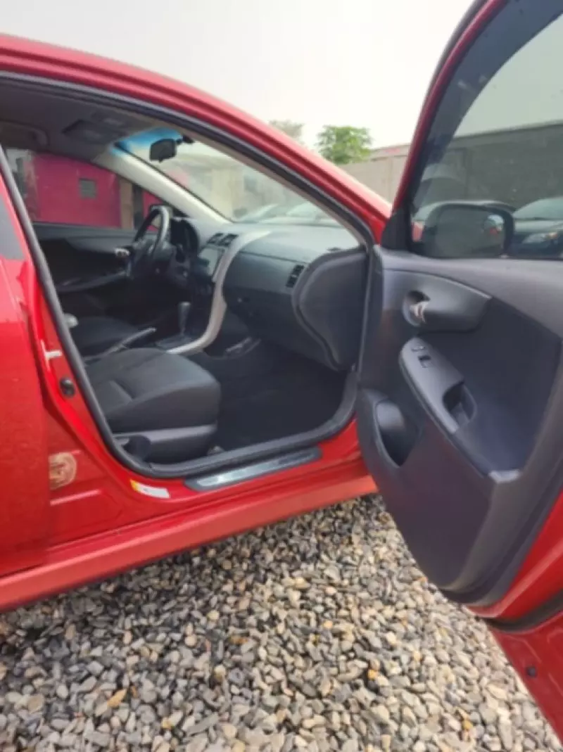 Toyota Corolla   - 2010