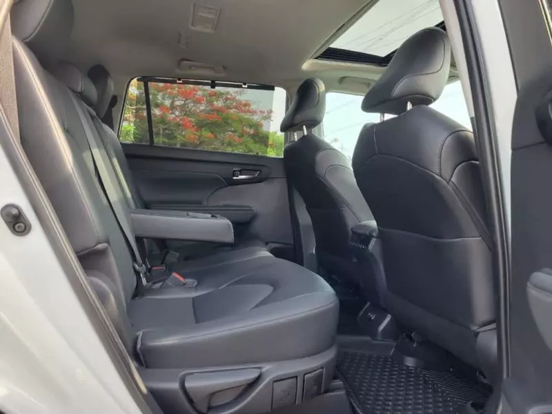 Toyota Highlander   - 2022