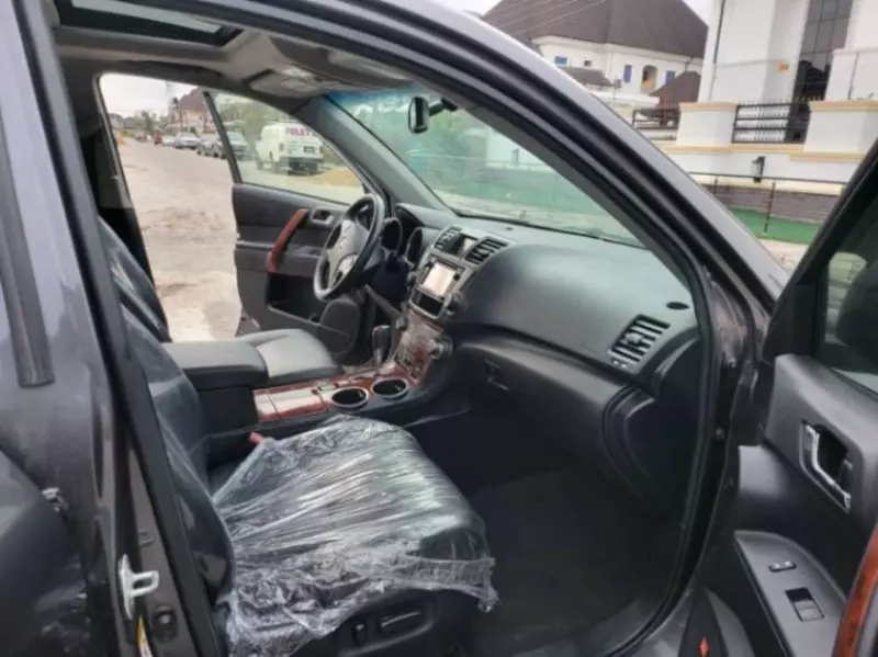 Toyota Highlander   - 2013