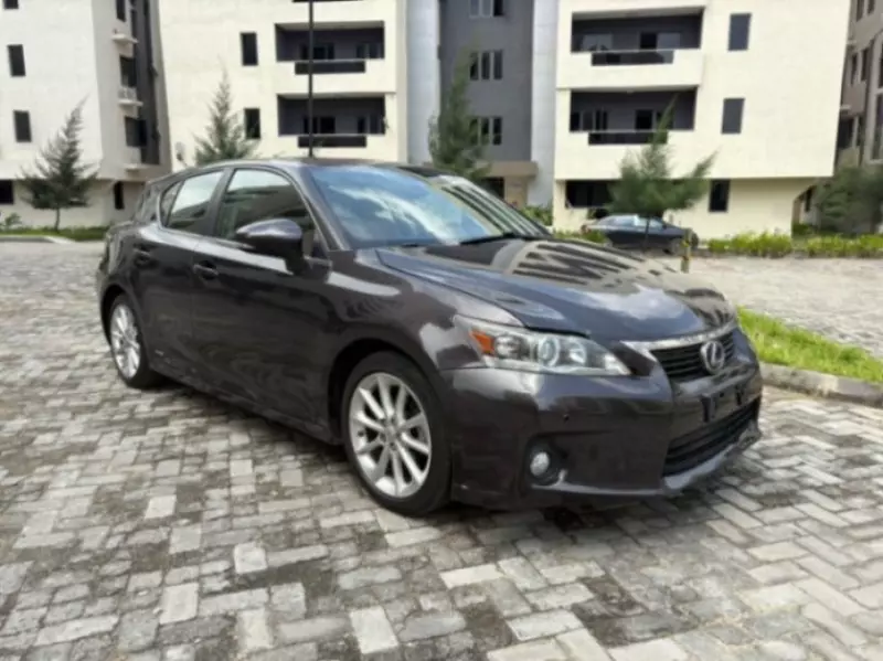 Lexus CT 200h - 2012