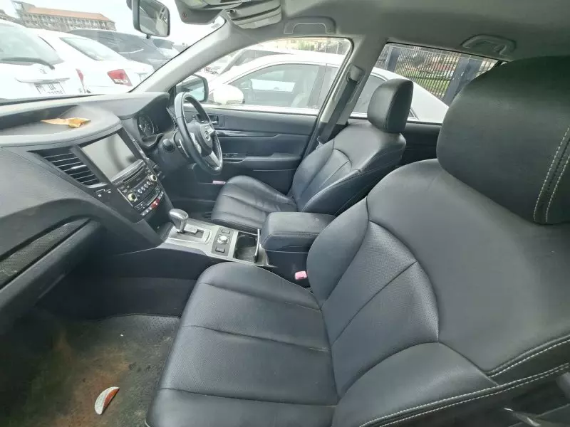 Subaru Outback   - 2015