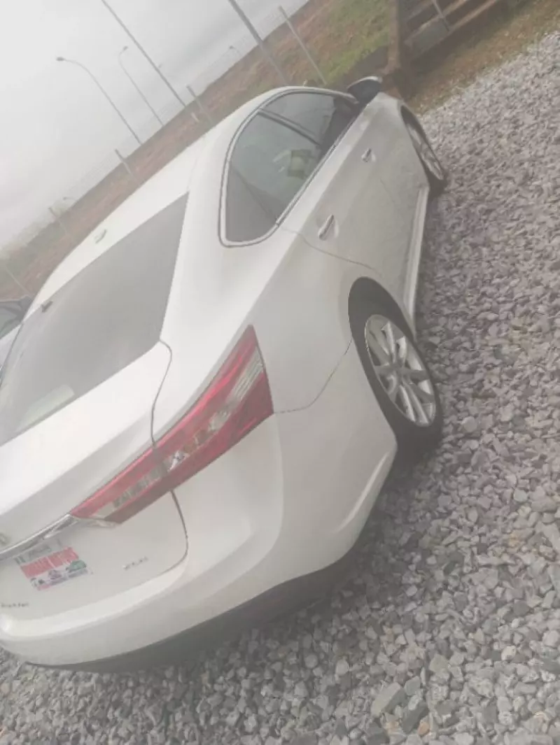 Toyota Avalon   - 2013