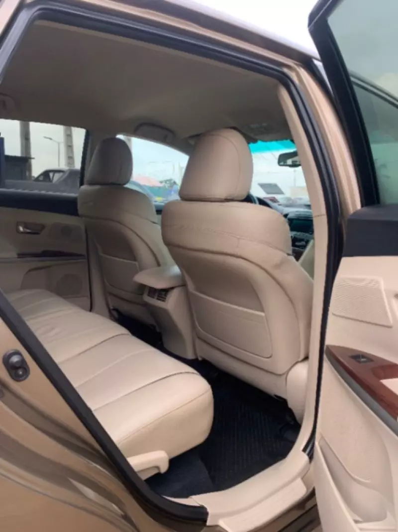 Toyota Venza   - 2010