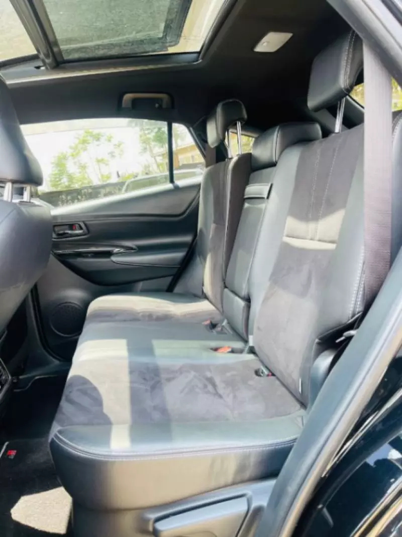 Toyota Harrier   - 2018