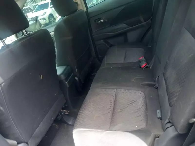 Mitsubishi OUTLANDER   - 2014