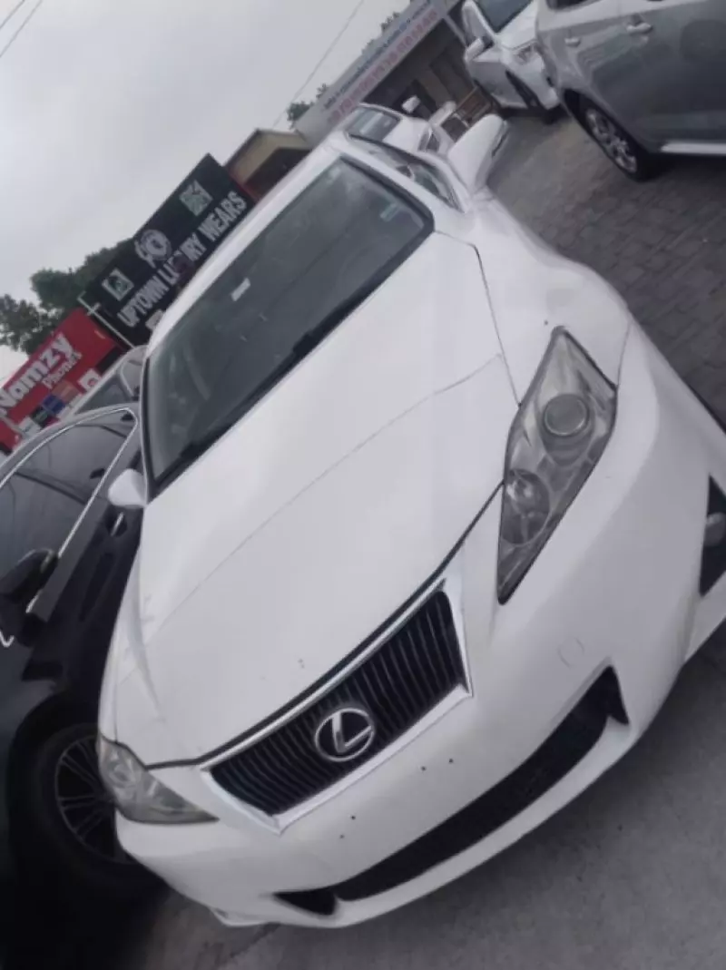 Lexus IS 250   - 2011