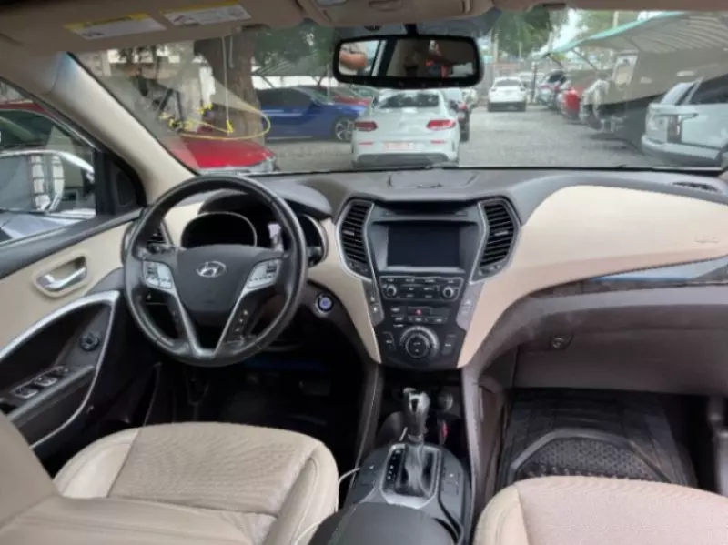 Hyundai Santa Fe   - 2017