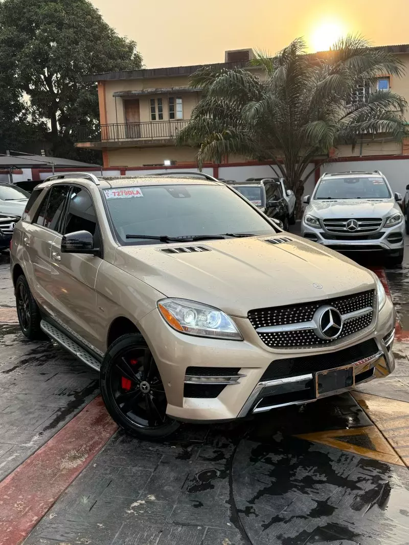 Mercedes-Benz ML 350   - 2012