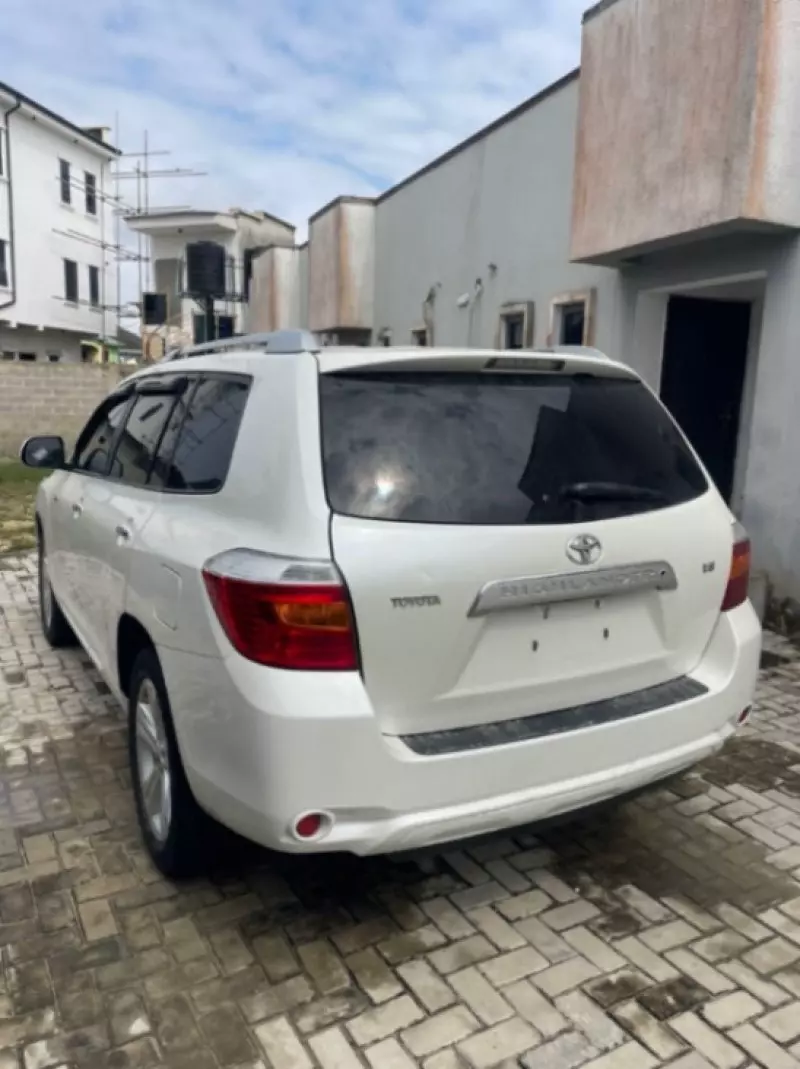 Toyota Highlander   - 2009