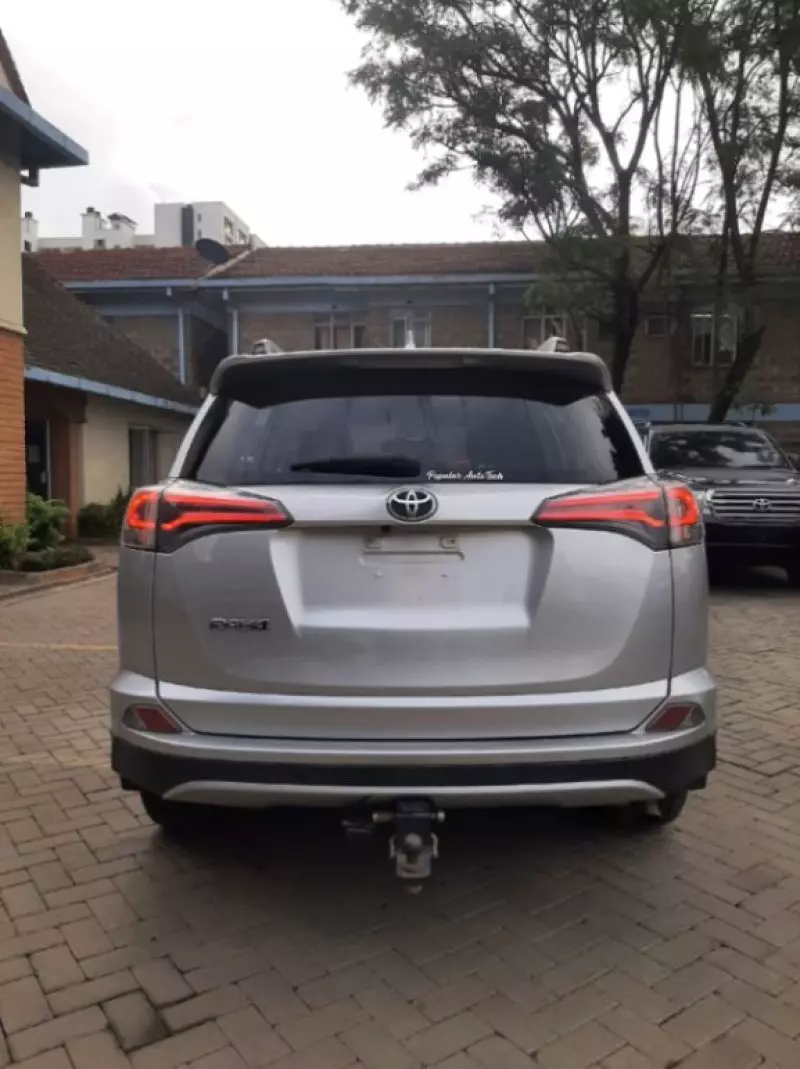 Toyota RAV4   - 2016