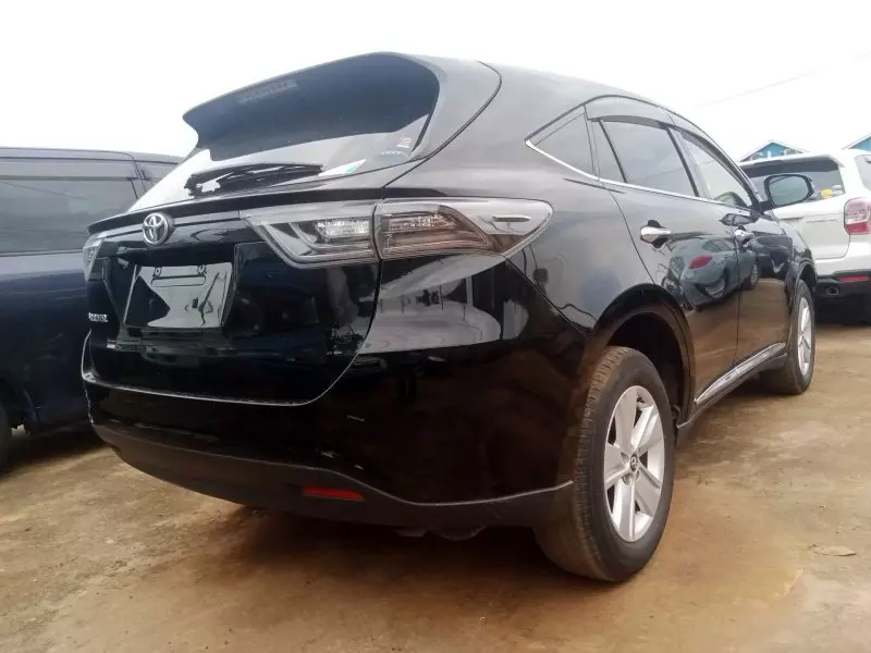 Toyota Harrier   - 2016