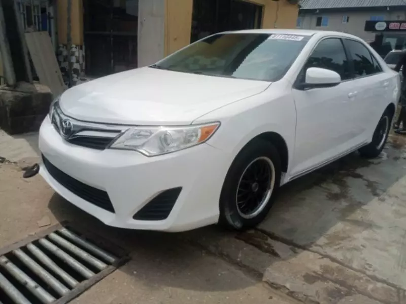 Toyota Camry   - 2012