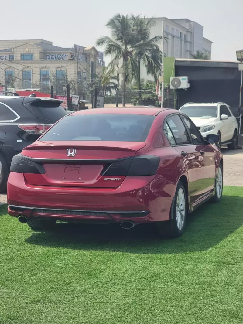Honda Accord   - 2017
