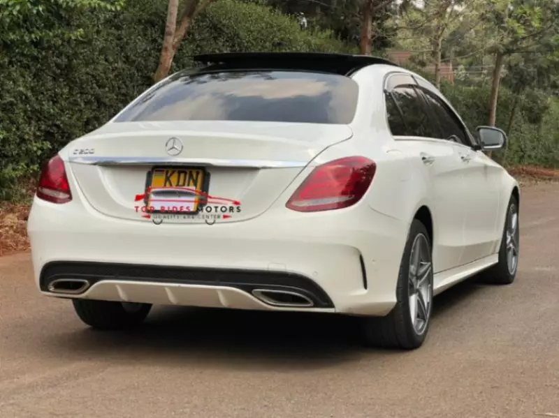 Mercedes-Benz 200   - 2016