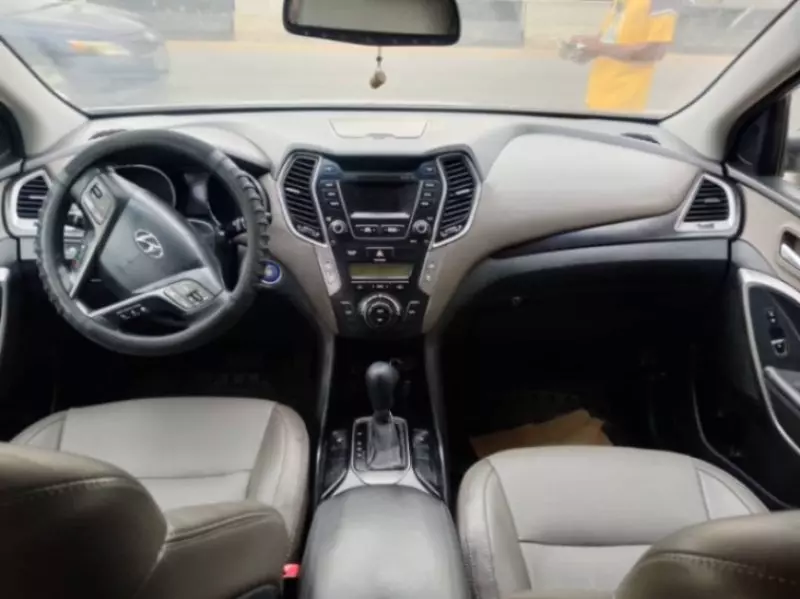 Hyundai Santa Fe   - 2014