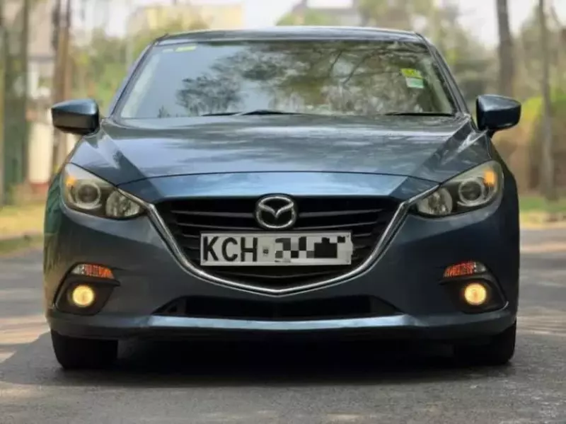Mazda Axela    - 2015