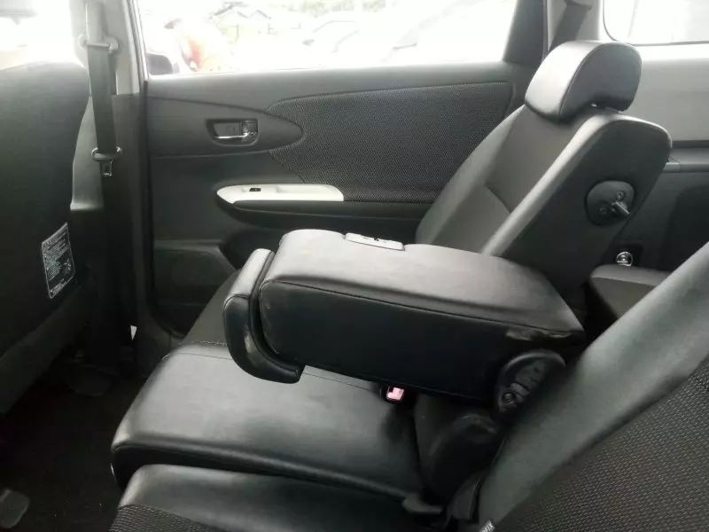 Toyota Wish   - 2012