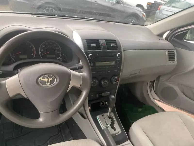 Toyota Corolla   - 2010
