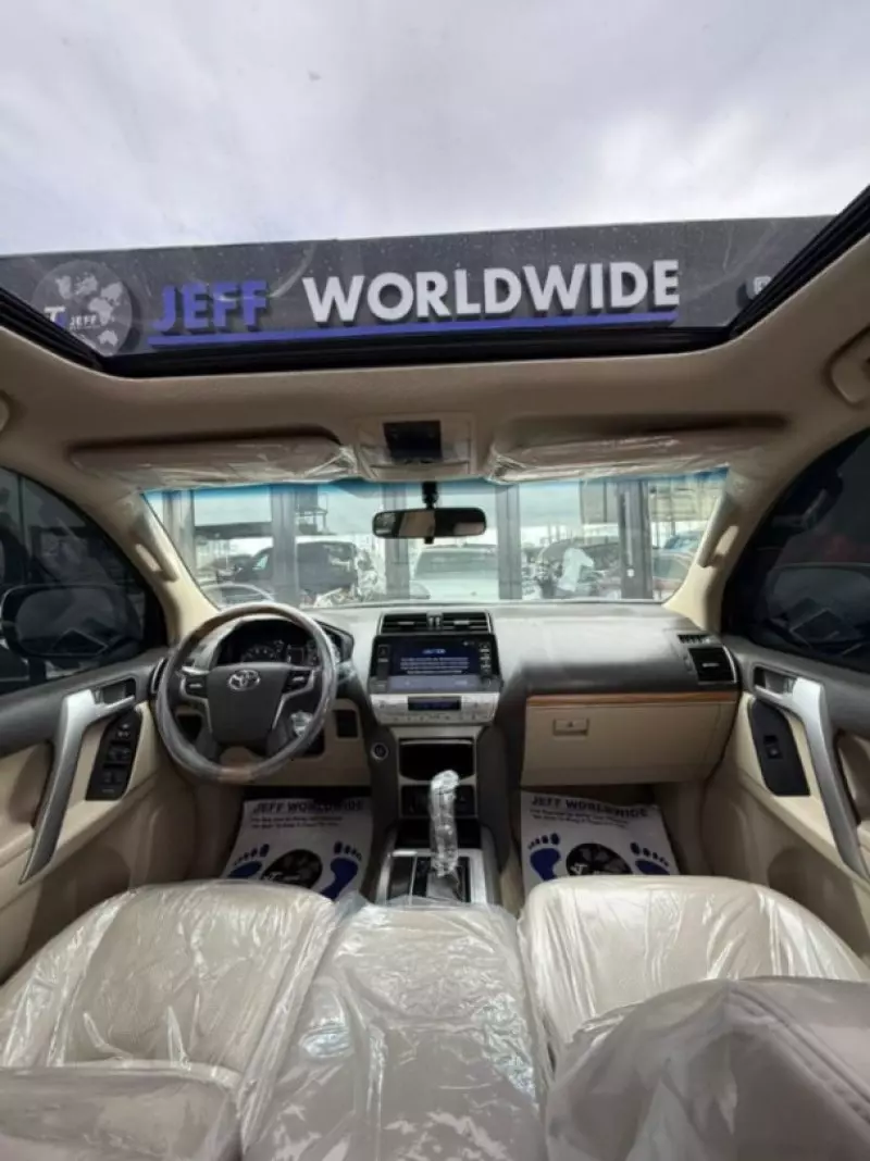 Toyota Land Cruiser   - 2020