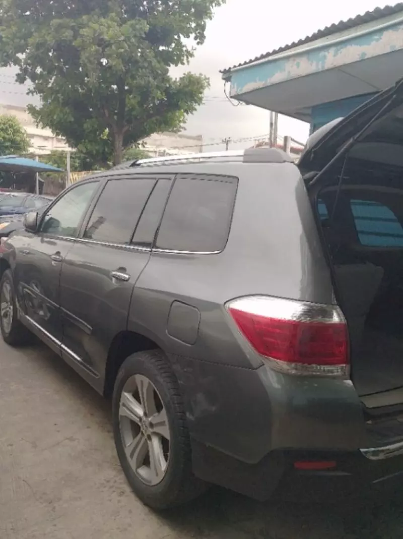 Toyota Highlander   - 2013