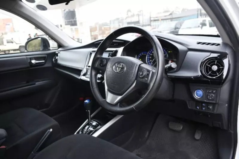 Toyota Fielder hybrid    - 2019