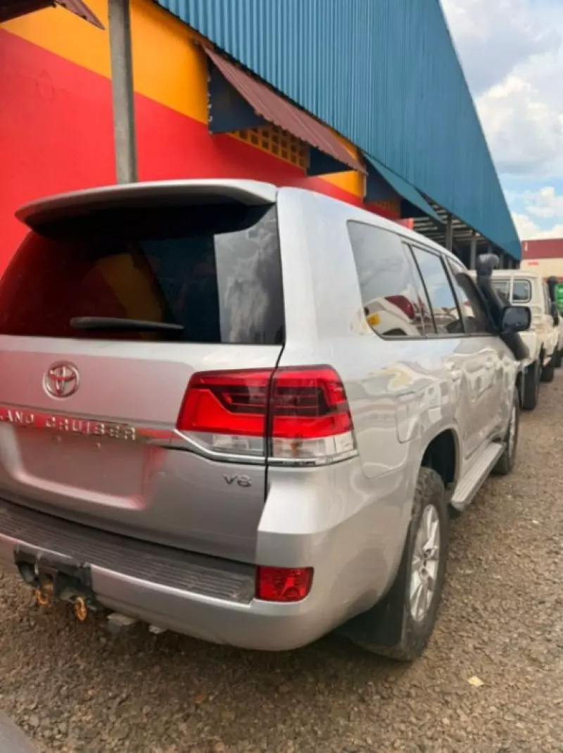 Toyota Landcruiser Vx V8    - 2017