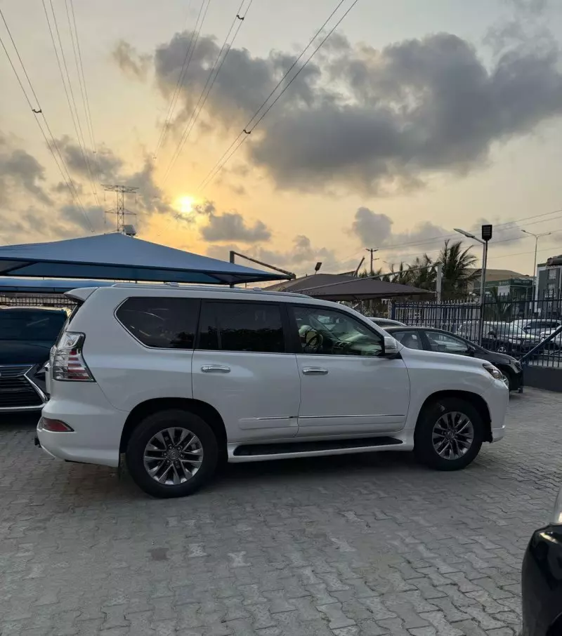 Lexus GX 460   - 2014