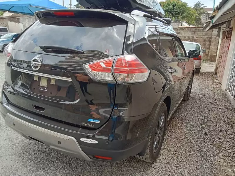 Nissan X-TRAIL   - 2017