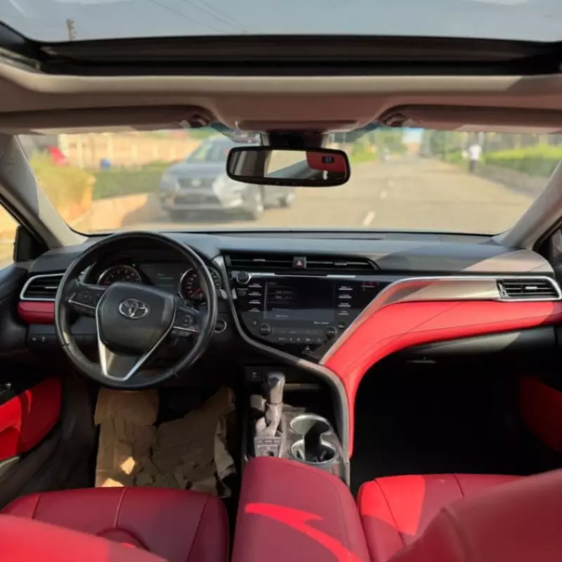 Toyota Camry   - 2018