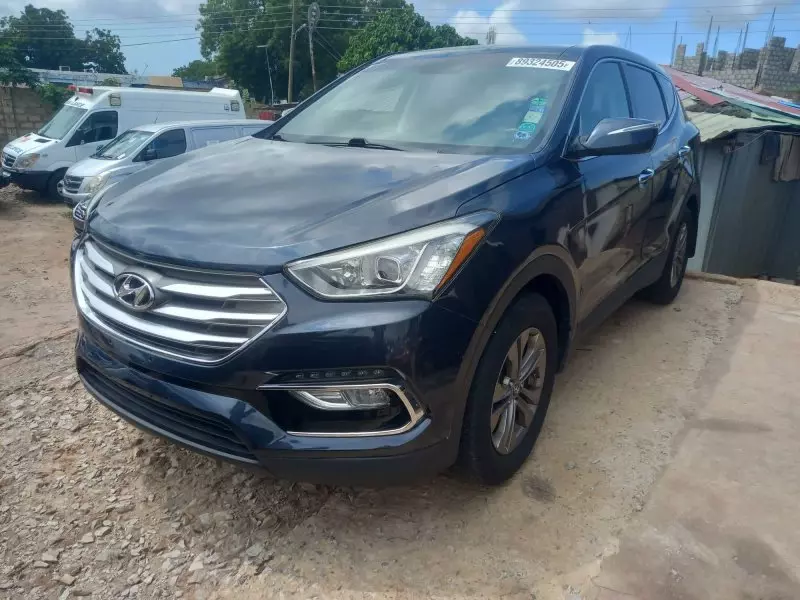 Hyundai Santa Fe   - 2013
