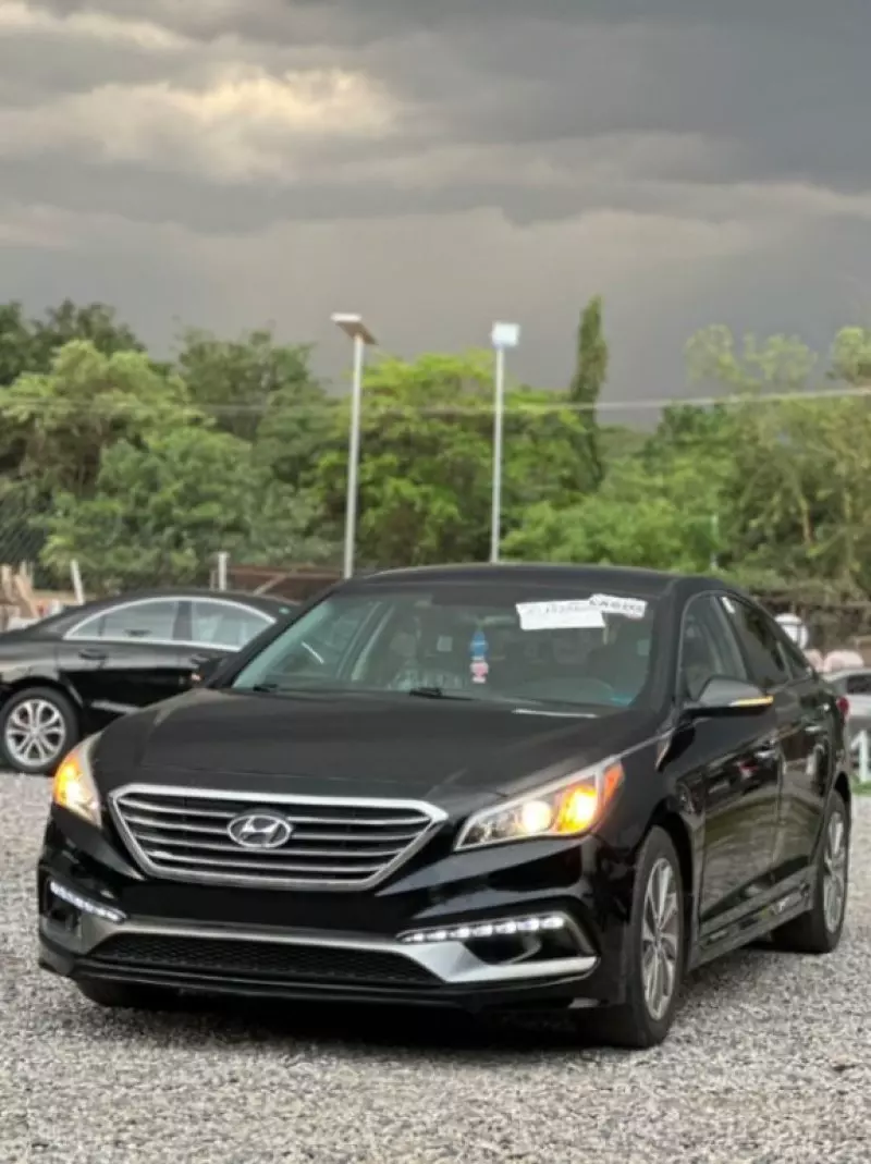 Hyundai Sonata   - 2016