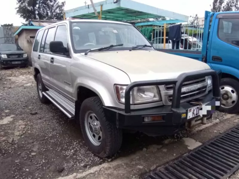 Isuzu Trooper   - 2005