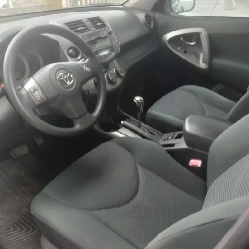 Toyota RAV 4   - 2010