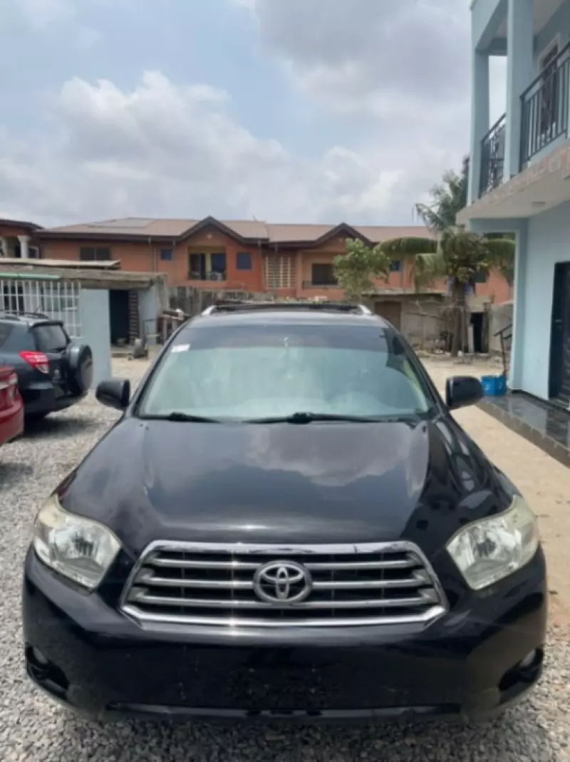 Toyota Highlander   - 2010