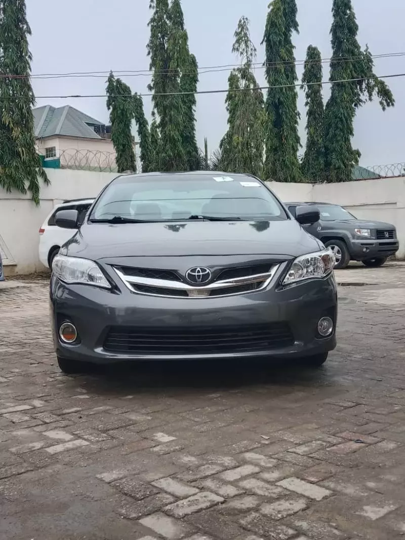 Toyota corolla   - 2013