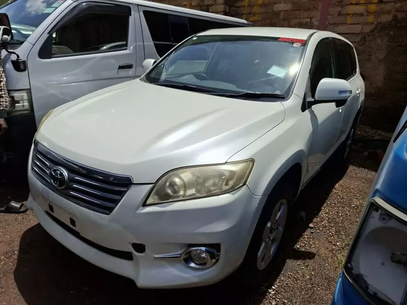 Toyota Vanguard    - 2012